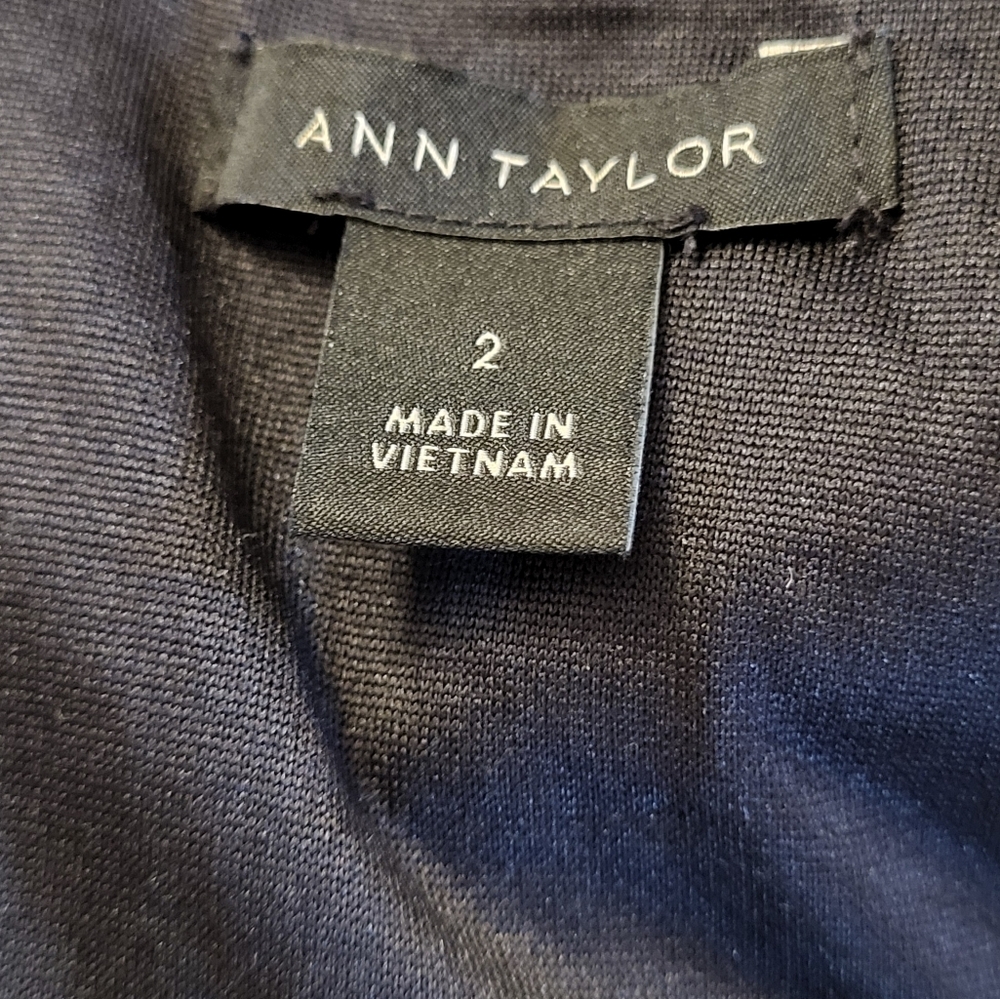 Ann Taylor Size 2 Black Knit Fitted Short Sleeve Dress - Picture 11 of 11